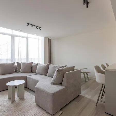Modern 3br In Centre 公寓