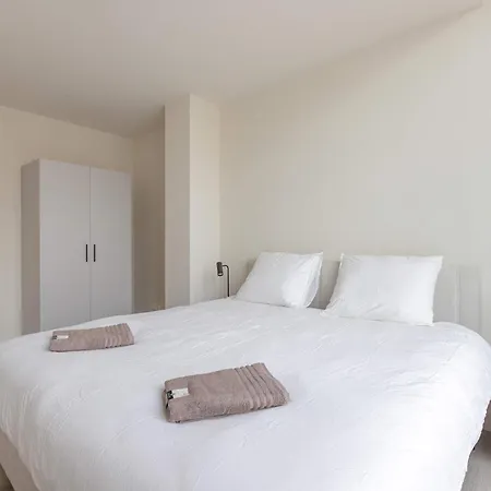 Modern 3br In Centre 公寓 *