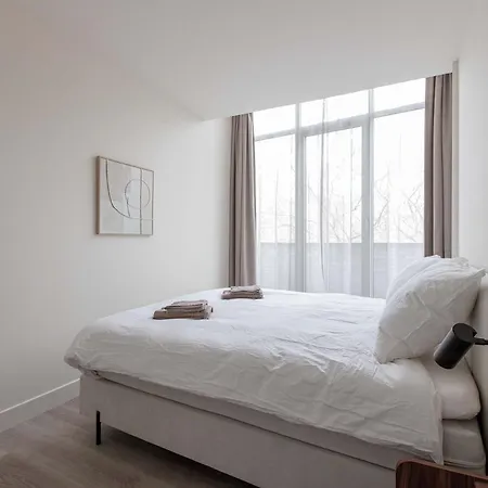 Modern 3br In Centre 公寓 *